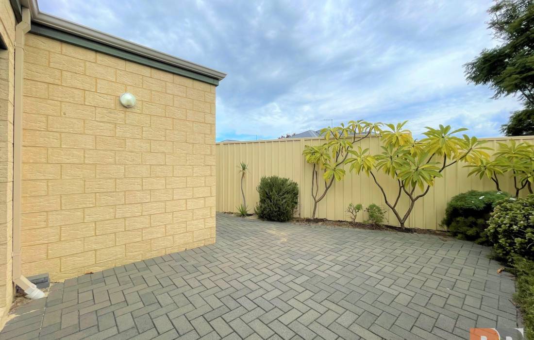 4/31 Almurta Way, Nollamara, WA 6061 Australia