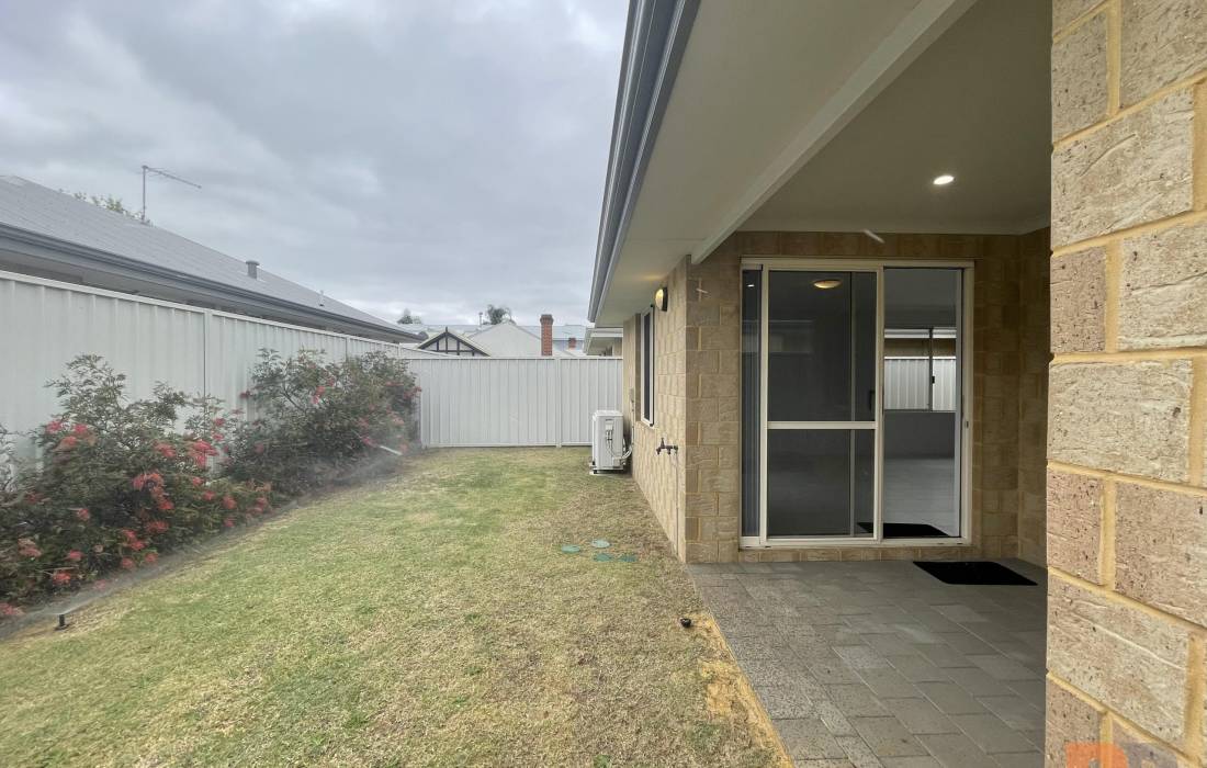 65 River Avenue, MADDINGTON, WA 6109 AUS