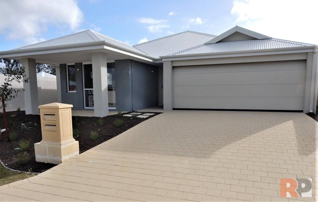 12 Descent Street, ELLENBROOK, WA 6069 AUS