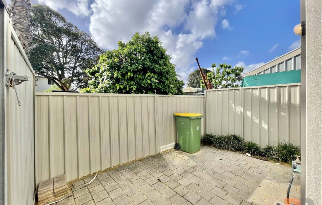 8/77 Surrey Road, RIVERVALE, WA 6103 AUS