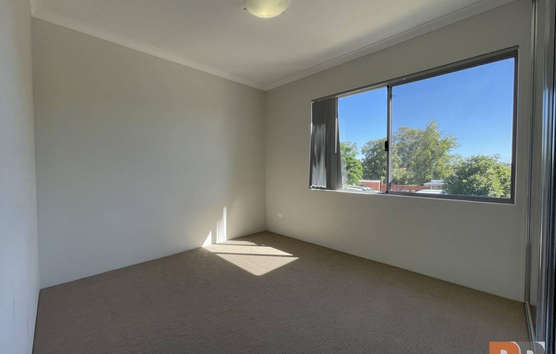 12/8 Blackburn Street, MADDINGTON, WA 6109 AUS